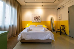 Artistic Spacious Studio Apartment next to metro Monastiraki